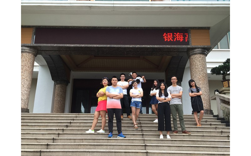 iSlot官方网站科技：：打高尔夫球活动
